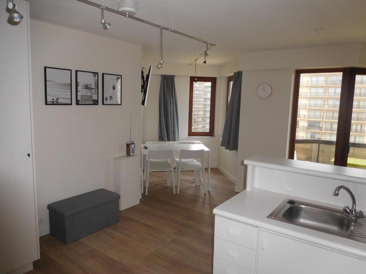 Plaza Apartment De Panne Exterior photo